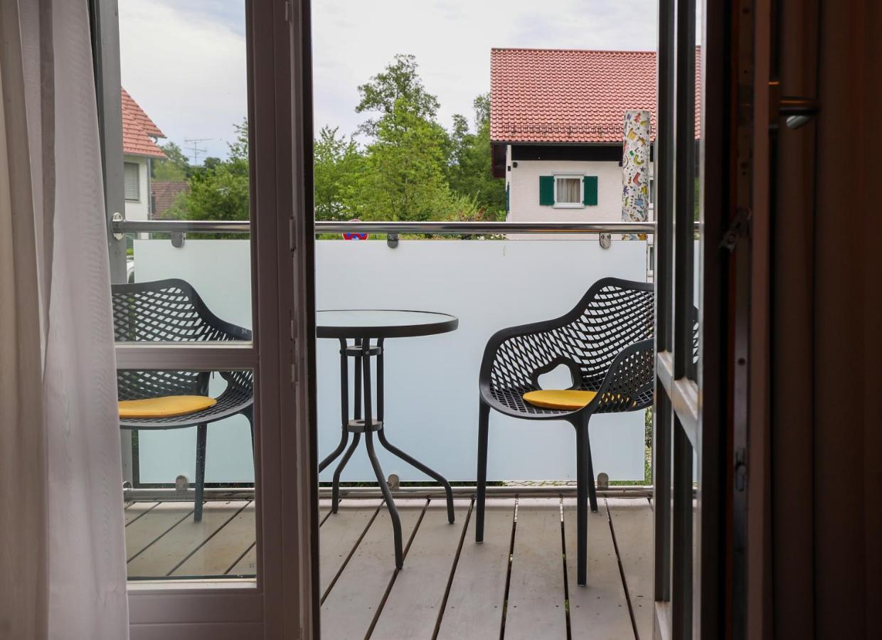 Sopherl Am See - Fruehstueck Auf Der Seeterrasse, Sehr Ruhig Und Wunderschoen Am See, 3 Minuten Nach Oberpfaffenhofen, Viele Radtouren, Restaurants & Cafes In Der Umgebung Wessling Exterior photo