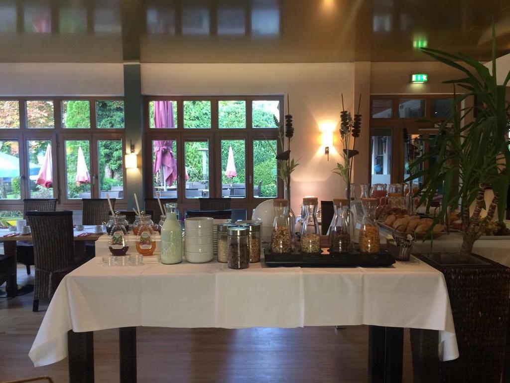 Sopherl Am See - Fruehstueck Auf Der Seeterrasse, Sehr Ruhig Und Wunderschoen Am See, 3 Minuten Nach Oberpfaffenhofen, Viele Radtouren, Restaurants & Cafes In Der Umgebung Wessling Exterior photo